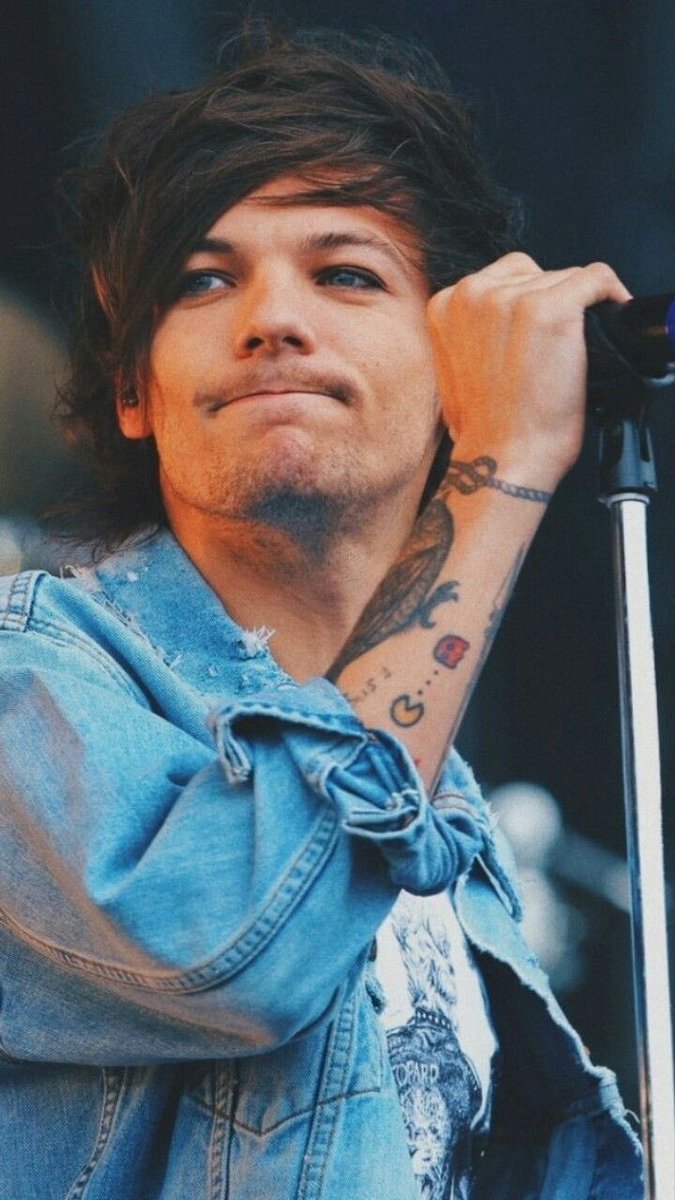 Louis Tomlinson in smudged eyeliner, a Thread: