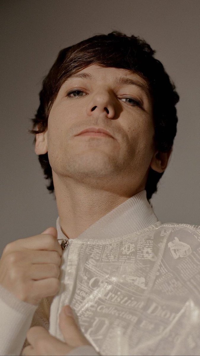 Louis Tomlinson in smudged eyeliner, a Thread: