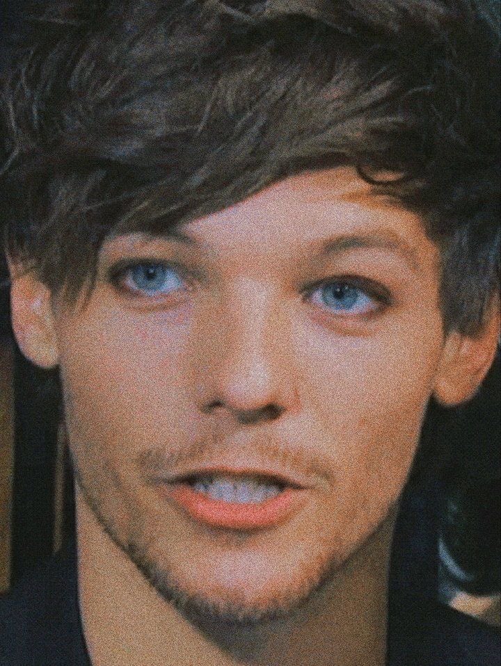 Louis Tomlinson in smudged eyeliner, a Thread:
