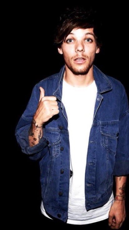 Louis Tomlinson in smudged eyeliner, a Thread: