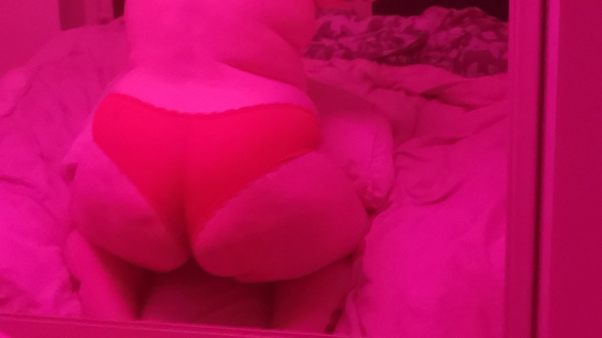 SeaSaltBoi1's tweet photo. Some night pictures in my Pink room 😍

#nsfw #ftm #ftmtwitter #ftmnsfw #nude #porn #trans #cute #of #onlyfans #dmme #transman #bbw #chubby #curvy #red #sex #sexy #sextoys https://t.co/smduivzSlg