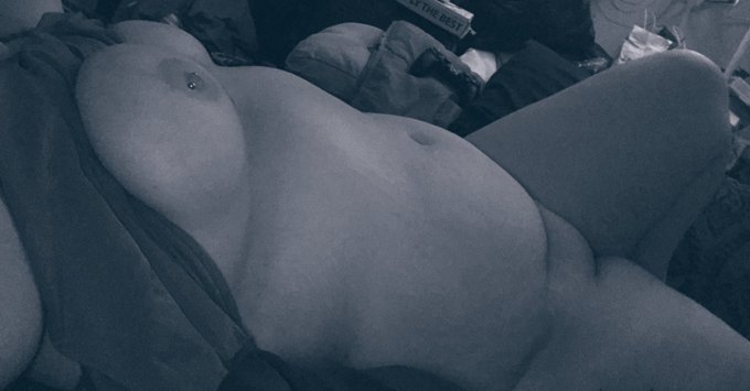 I mean why not 😅 https://t.co/uBI8dV4s4w<a href="/tag/prettygirl"class="tags"><span>#prettygirl</span></a><a href="/tag/selling"class="tags"><span>#selling</span></a><a href="/tag/contentseller"class="tags"><span>#contentseller</span></a><a href="/tag/buyconte"class="tags"><span>#buyconte</span></a>