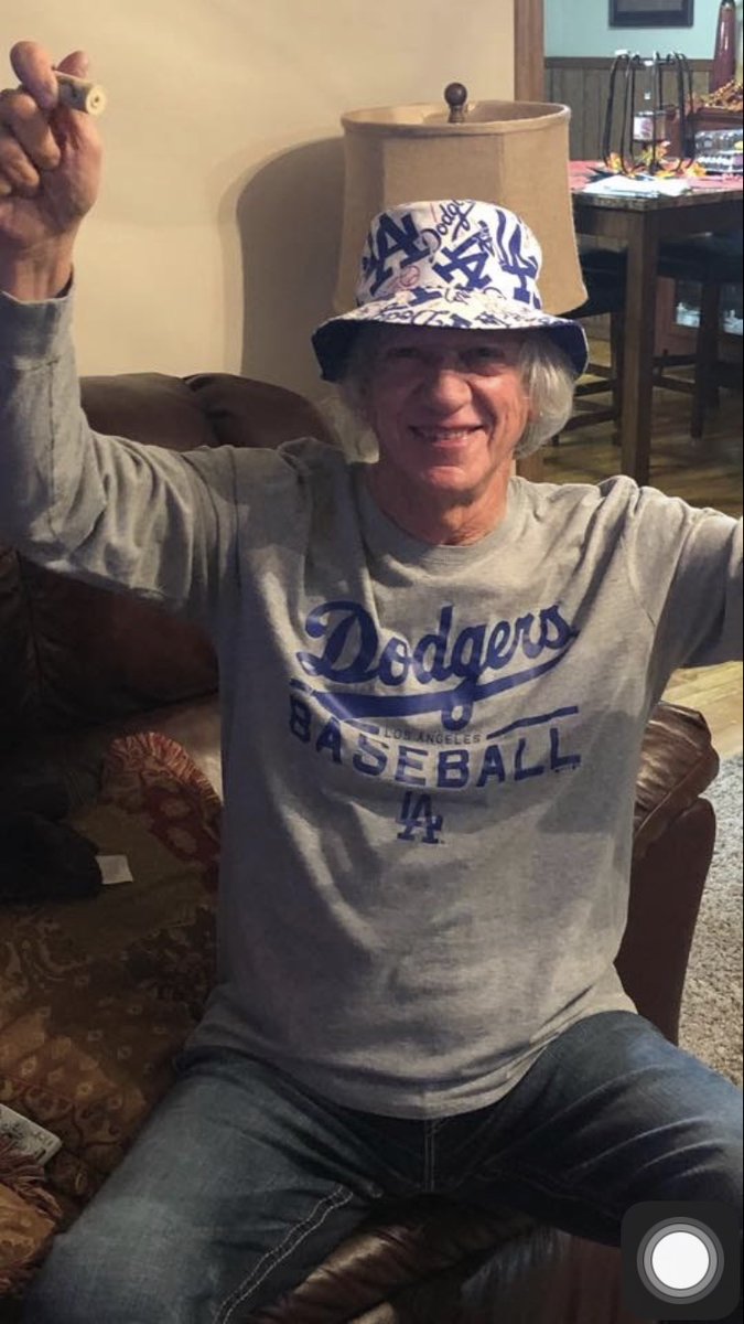 dwaltn's tweet photo. @ClaytonKersh22 @Cody_Bellinger @mookiebetts One of my best friends in life. Bobby D, My high school principal is battling Covid and is in ICU. He is a huge huge HUGE Dodgers fan. Not doing well. Can you reach out and wish him luck. Anything to try to lift him. Please pray🙏🙏🙏 https://t.co/MQLhD66Zw5