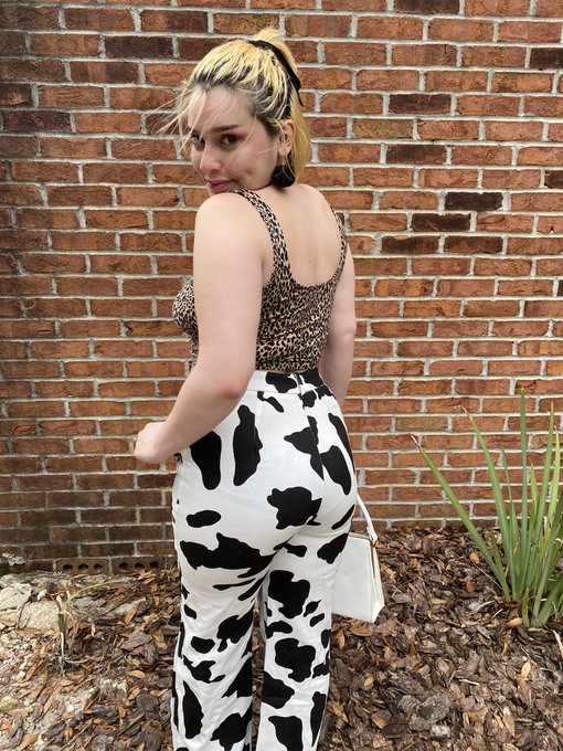 she&rsquo;s an animal! 🐮 https://t.co/zQhlcfwGuz