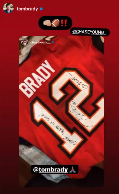 espn's tweet photo. .@youngchase907 asked for Brady's jersey and the goat delivered π @TomBrady https://t.co/Tz6nov1klS