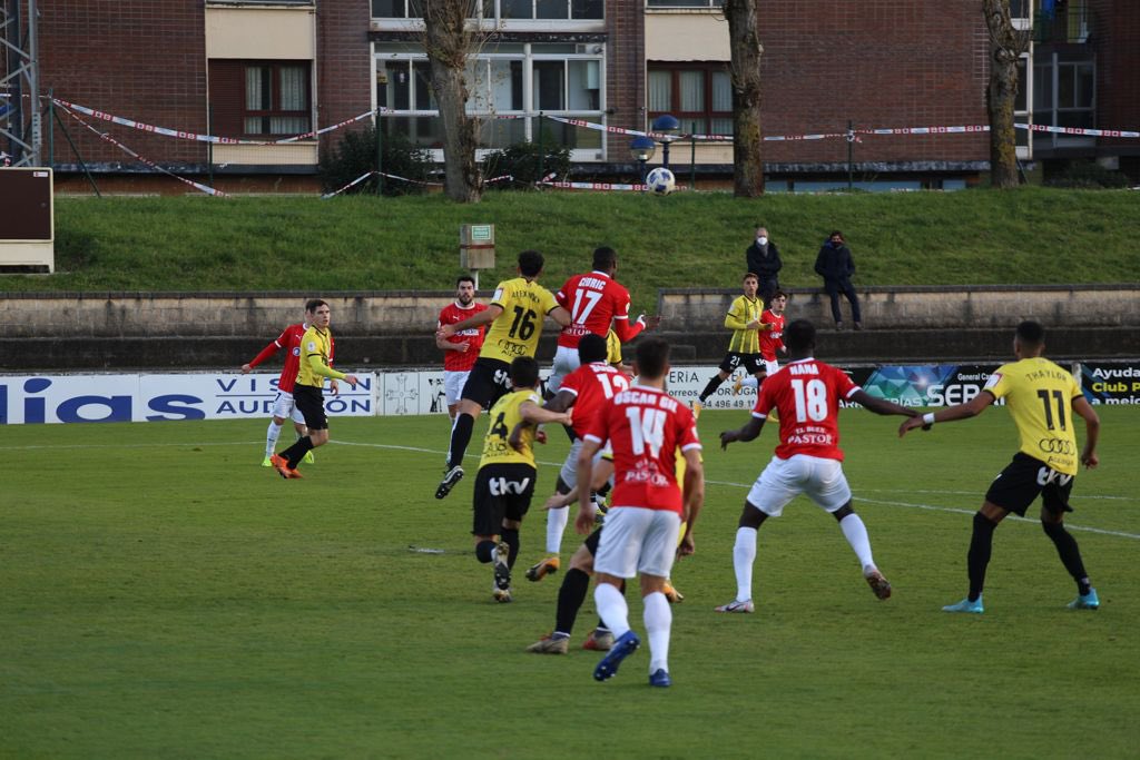 FFutbolModesto's tweet photo. La victoria del @realracingclub en La Florida ante el @clubportugalete es de mucho peso. 

Los cántabros huyen de la zona de descenso gracias a un gol de penalti, unido a un penalti fallado por parte local. 

El Racing muestra síntomas de leve mejoría. El Portu se hunde más. https://t.co/Xfs7TjnEic