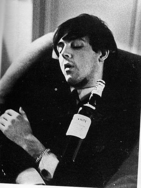 10.0i cant. would be a crime if i didn’t put pics of him sleeping here