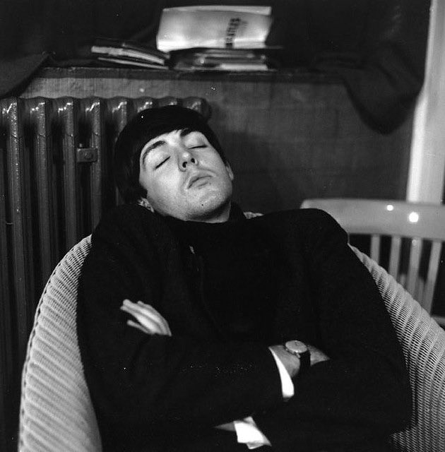 10.0i cant. would be a crime if i didn’t put pics of him sleeping here