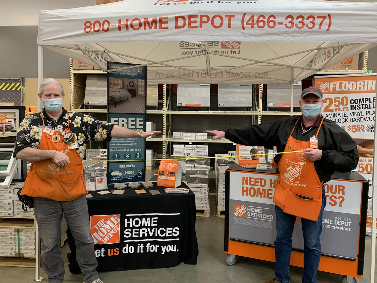 Matt and Drew @ 4023 yucking it up having fun talking about installed windows this morning. <a href="/y_atonna/">Yvette Atonna</a> <a href="/KeyeMcginty/">Keye McGinty</a> <a href="/Mark_THD/">Mark Scott</a>
