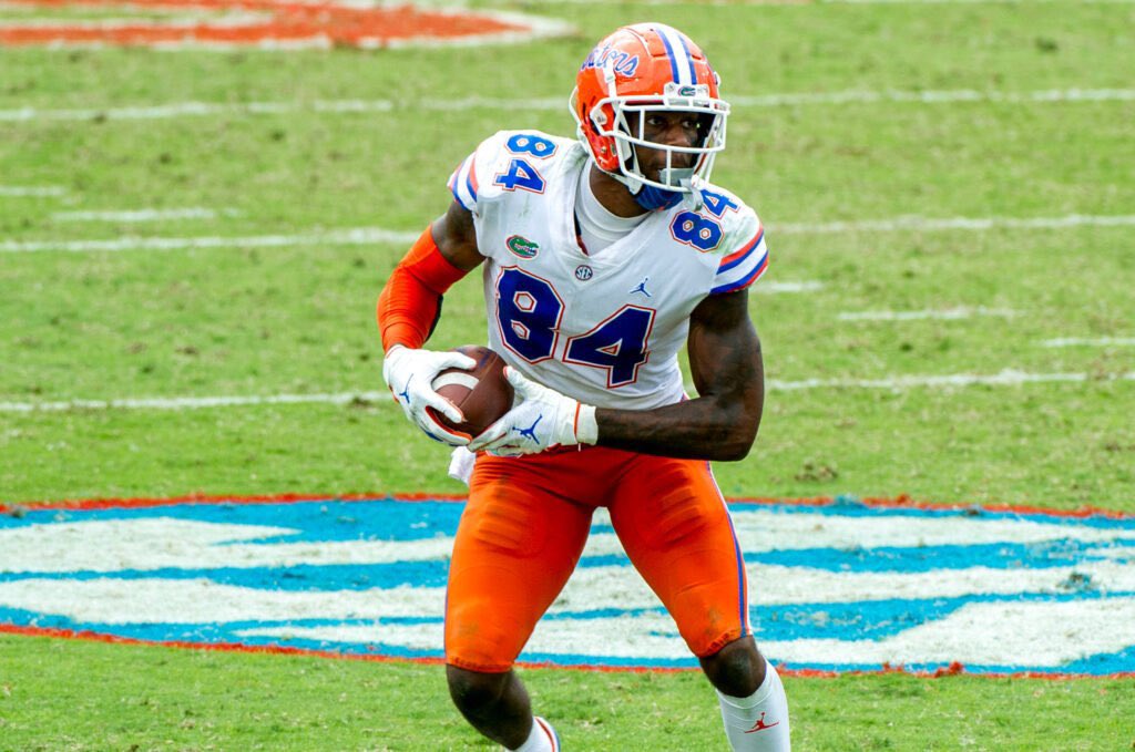 Kyle Pitts entering the NFL at 20 years old. Looking through the history books, all of the greatest TEs ever hit 800/5 in a season. First, we will look at the 1st round picks over the past 20 years and then the greatest TE ever. Did they ever hit it ?A thread   #NFLDraft2021