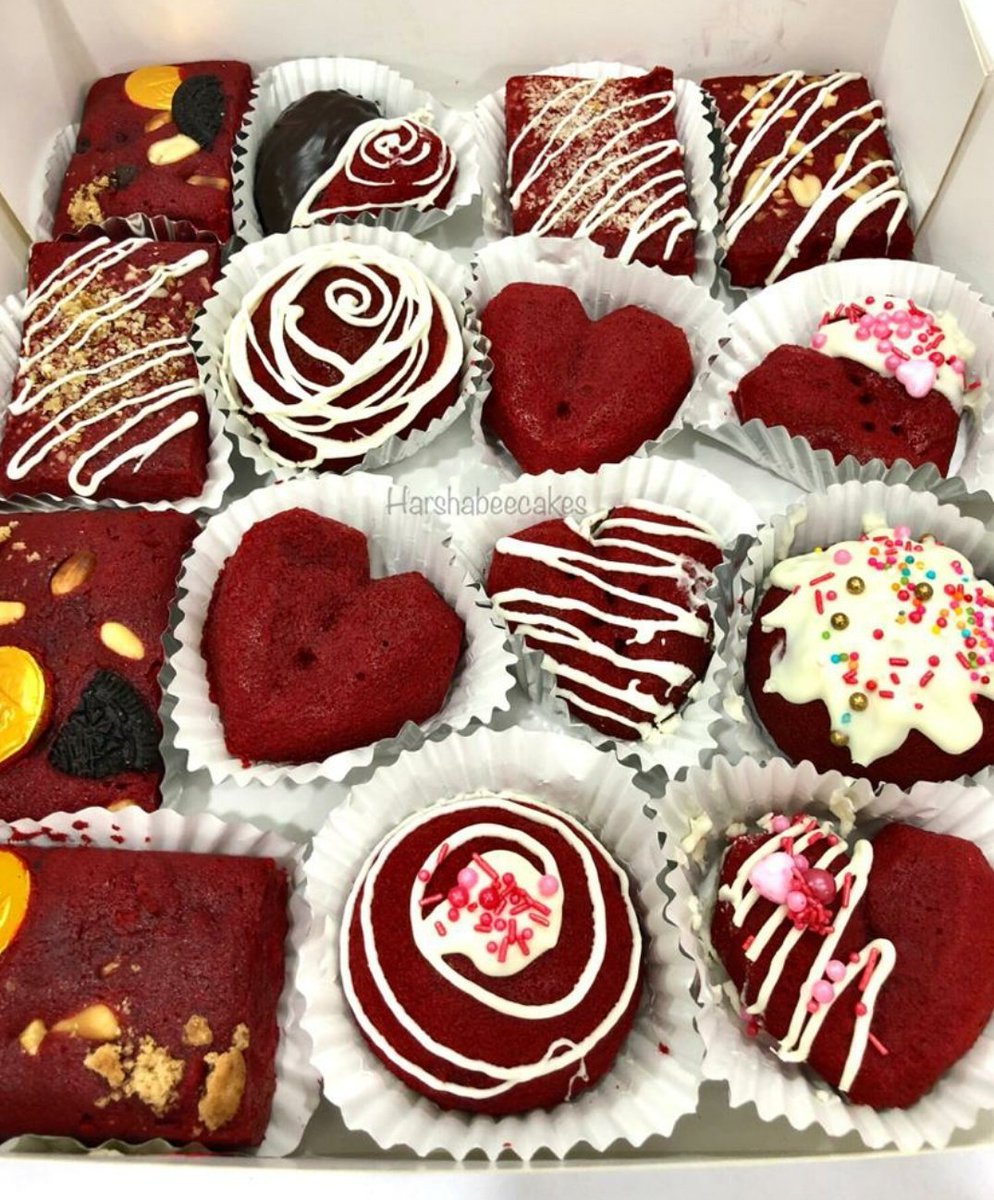 Harshabeecakes's tweet image. What is a love without its language?
What is a valentine without cakes???

Amazing val packages, you can also choose your inscriptions. Just tell us what you want and you've got it.🥰🥰🥰🥰🥰🥰🥰🥰🥰🥰🥰

#harshabeecakes #cakes #cakesinLagos.