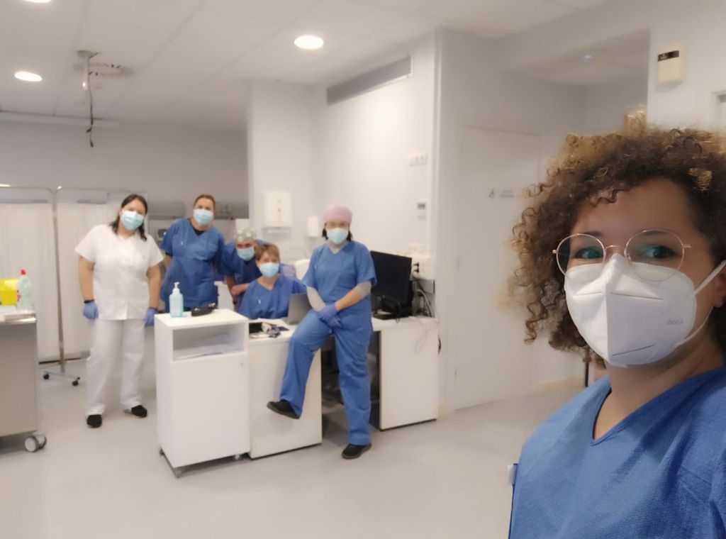 HospitalSantPau's tweet photo. Comencem la vacunació contra la #COVID19 per als companys i companyes assistencials dels centres de l'AIS Barcelona Dreta. Gràcies @SaraGarciaC85 i tot l'equip! Tots i totes sumem contra la pandèmia! 💉💪

#orgullsantpau
#joemvacuno
#VacunacioCovidCatalunya 
#Avancem https://t.co/QSCoXqntsx