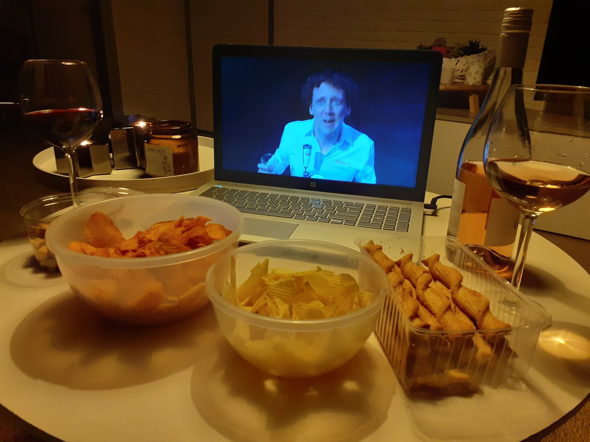 Vooruit..we maken er zelf een kroeg van <a href="/jochemmyjer/">Jochem Myjer</a> #VriendenVanAmstel  #lockdown #coronafeestje!