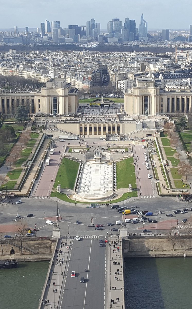 SaulGtrauma's tweet photo. Desde la Torre Eiffel. 
#Paris https://t.co/JZvmKQ4xSp