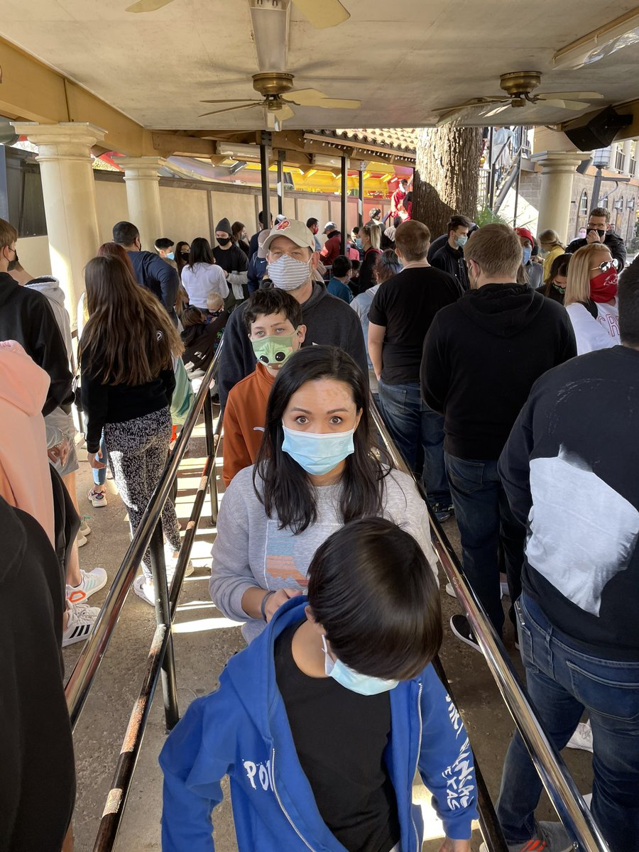 amangabang's tweet photo. @SixFlagsOverTX Disappointed in the social distancing setup https://t.co/xAJbzCknu0