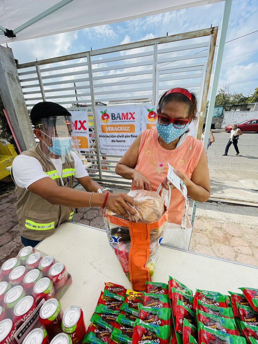 BAVeracruz's tweet photo. En Banco de Alimentos de Veracruz seguimos con las donaciones, siempre pensando en los que más lo necesitan. #BAV https://t.co/LN36Jw2T15