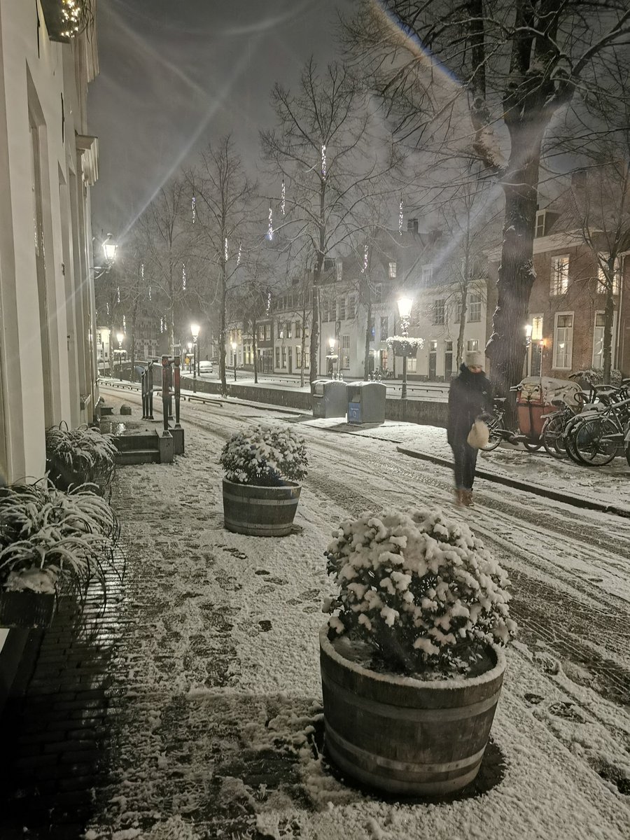 ToffeDave's tweet image. 't was best "druk" en mooi om te wandelen door de binnenstad waar geen auto's meer parkeren..,