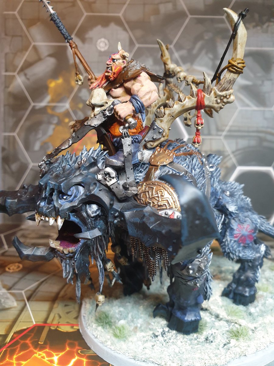 ScarbAlanMods's tweet photo. Beastclaw Raiders Frostlord done for #newyearnewarmy2021 #PaintingWarhammer #warhammercommunity @WarComTeam https://t.co/B9muA61hop
