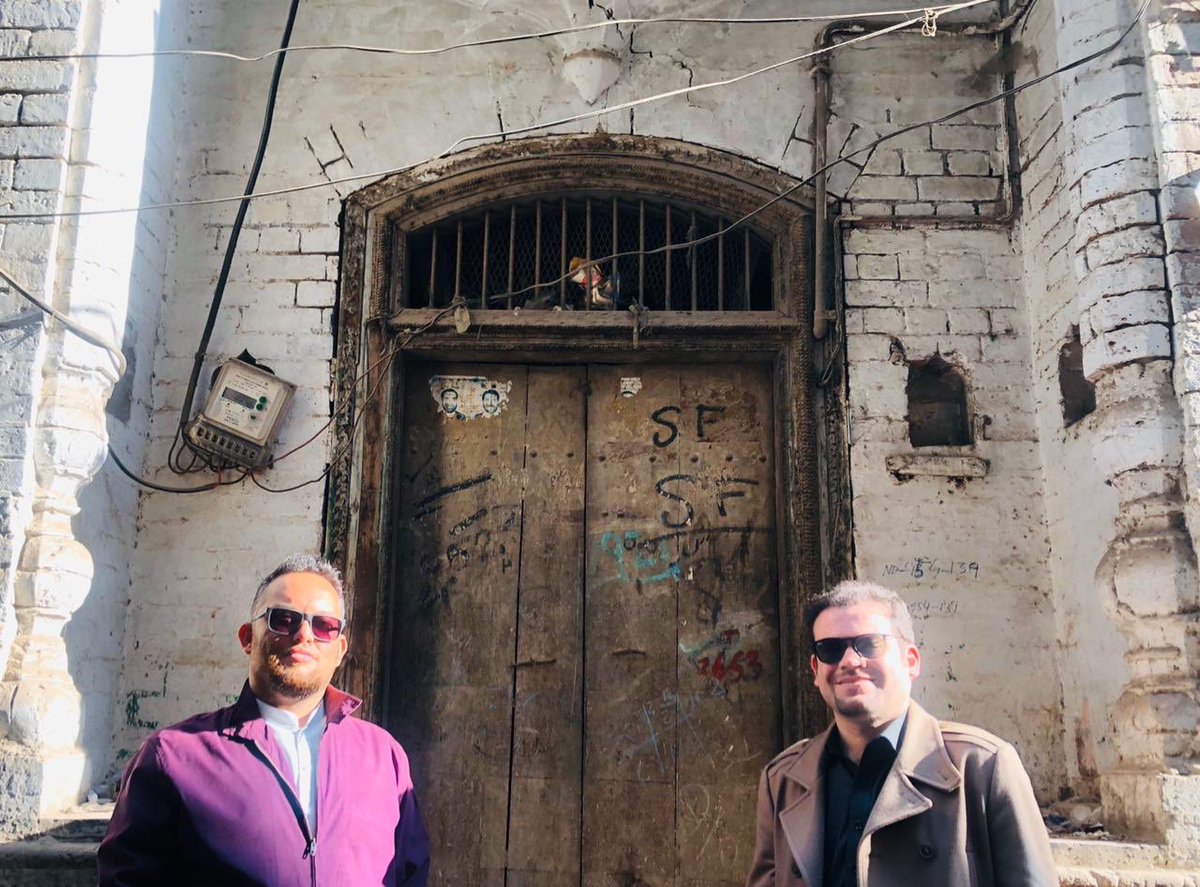 The city opens with the simmering Asmai Gate throughly the intricately carved Ander Shaher leading to Dhakki Naal Bandi and the Kapoor Haveli - home to Bollywood’s famous Kapoor Family