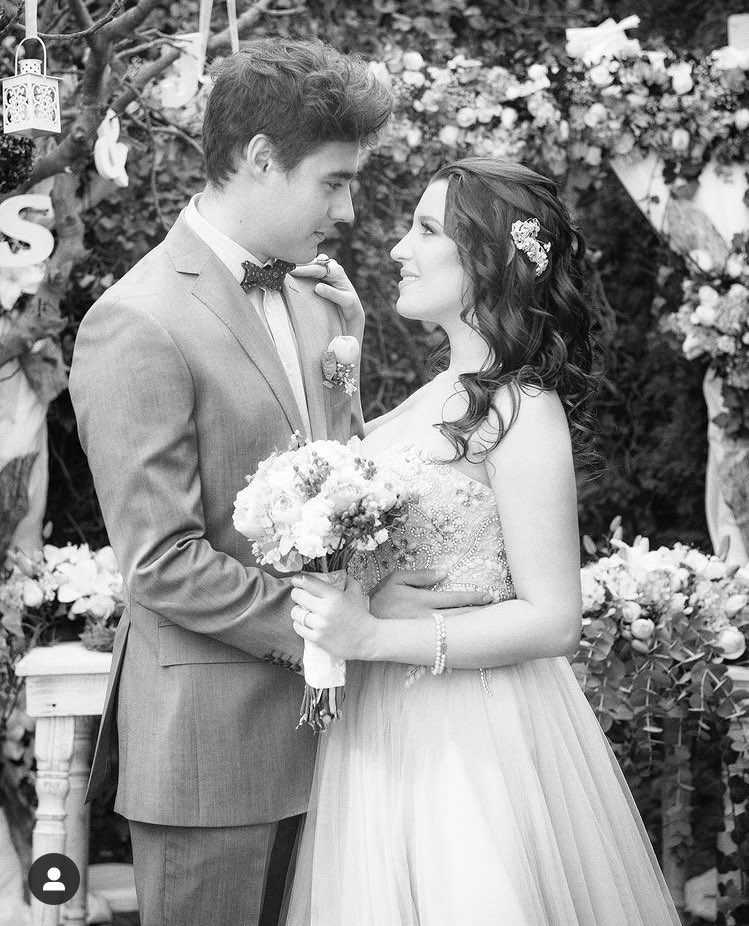 JorgeBlancoBR's tweet photo. Casado, e muito bem casado ! 👩‍❤️‍💋‍👨
Jorge compartilhou conosco duas fotos do seu casamento, que foi a um tempo atrás. https://t.co/QBLqIpG6ZX