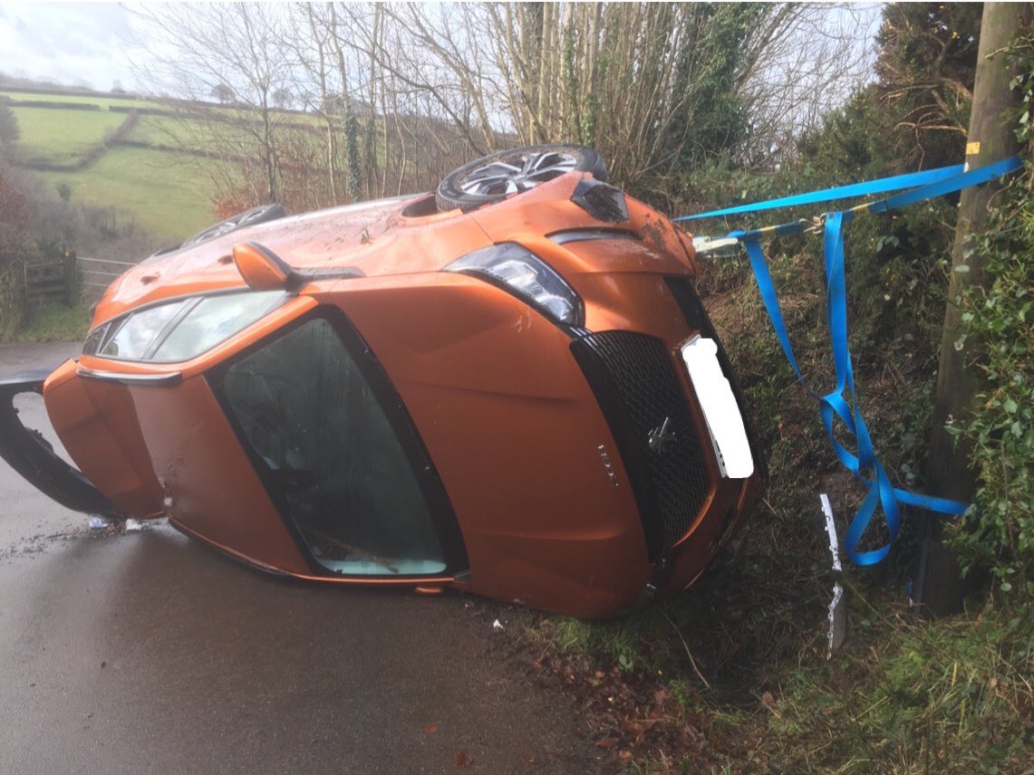 ASPSpecials's tweet photo. Rural patrols of the @Quantockhills & @ExmoorNP as well as responding to incidents inc #RTC on #Exmoor today for #SCPaul & #SCSimon with @ASPWestSom @ASPolice . Great use of @what3words words to narrow down exact location for the recovery company. #SpecialContribution https://t.co/yEChIPfSQ7