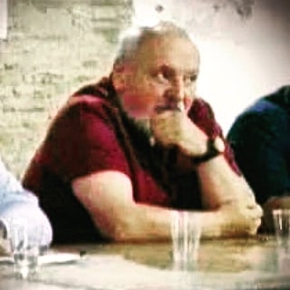 Dejas para el resto de nuestras vidas todas tus historias, guiones de falla. Has sido un gran baluarte para este mundo "loco" de las fallas. Hoy a todos los que nos trasmiten algo las fallas, sentimos tristeza y añoranza porque nuestro mundo pierde a una gran persona. D.E.P Quino