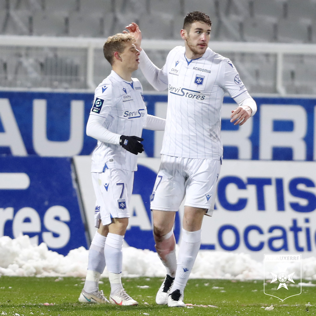AJA's tweet photo. 📸 Bravo Gotcho 🔵⚪️

➡️ @gauthier_hein ⚽️ https://t.co/FNWjJVzgte
