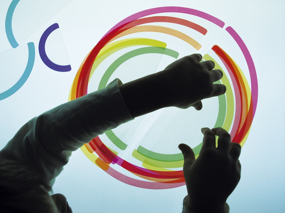 InfanityEs's tweet image. El Arco Iris Waldorf para mesa de luz de @henbeaeducationalgames es una herramienta perfecta para realizar actividades con colores en la mesa o tablero de luz. 🌈

#infanity #especialistaseneducación #teayudamosaeducar #educación #educaciónsensorial