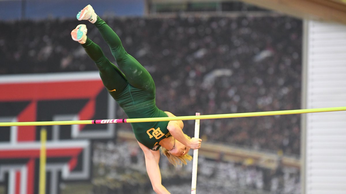 BaylorTrack's tweet photo. Tuesdi Tidwell sets the facility record with a pole vault of 14-5.5 (4.41m) to take home the victory, followed by teammate Alex Kubicek in second at 13-7.75 (4.16m).

#SicEm 🐻🥇 https://t.co/oUBA9HuSmY
