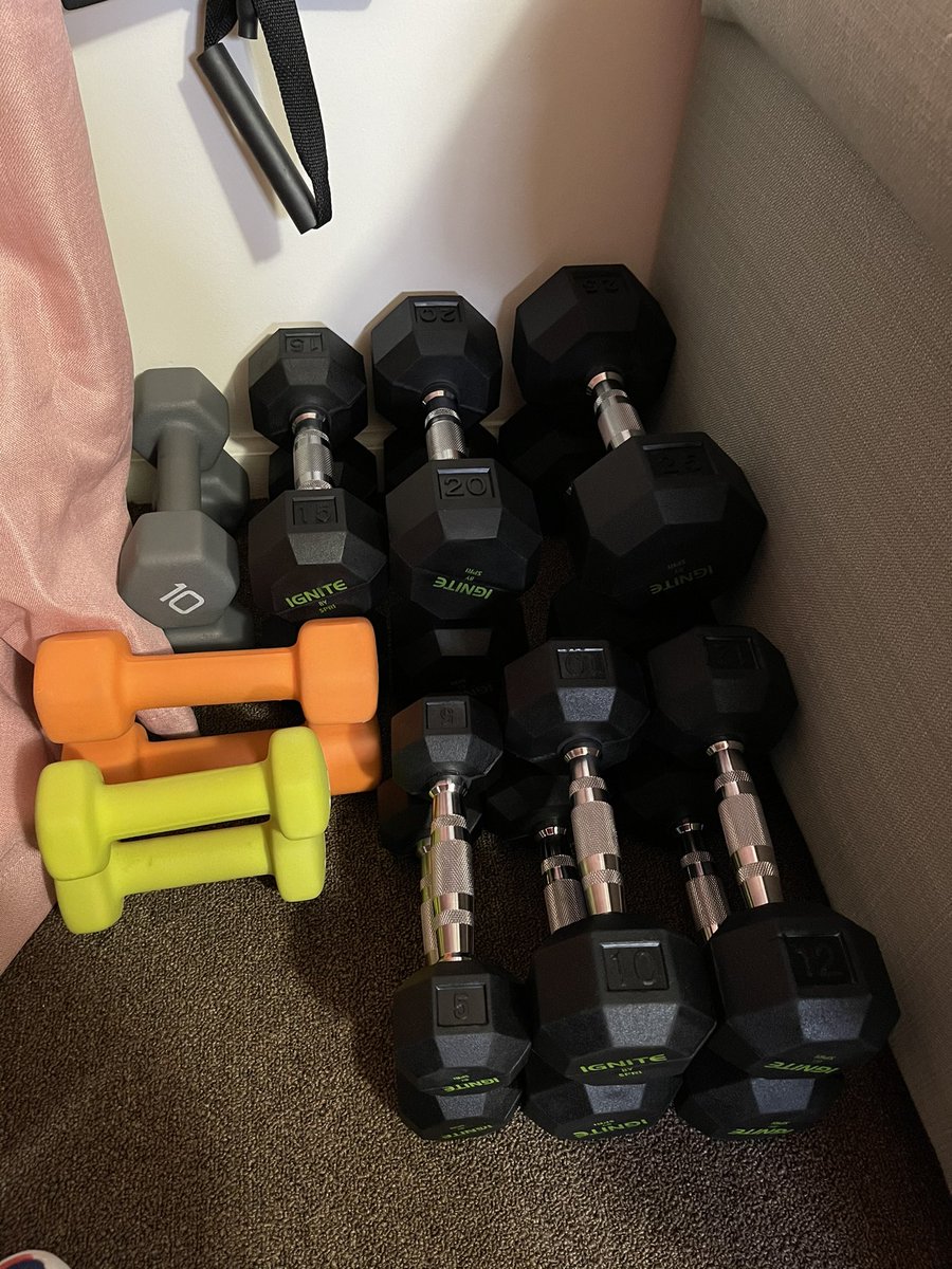 ClearlyKristen's tweet photo. .@Target coming through with ALL.THE.WEIGHTS 🏋🏼‍♀️. I’ve been on the hunt for since the summer!! THANK YOU! 🎯 #beachbody #9wcf #weightlifting https://t.co/tdhEJOdZR1
