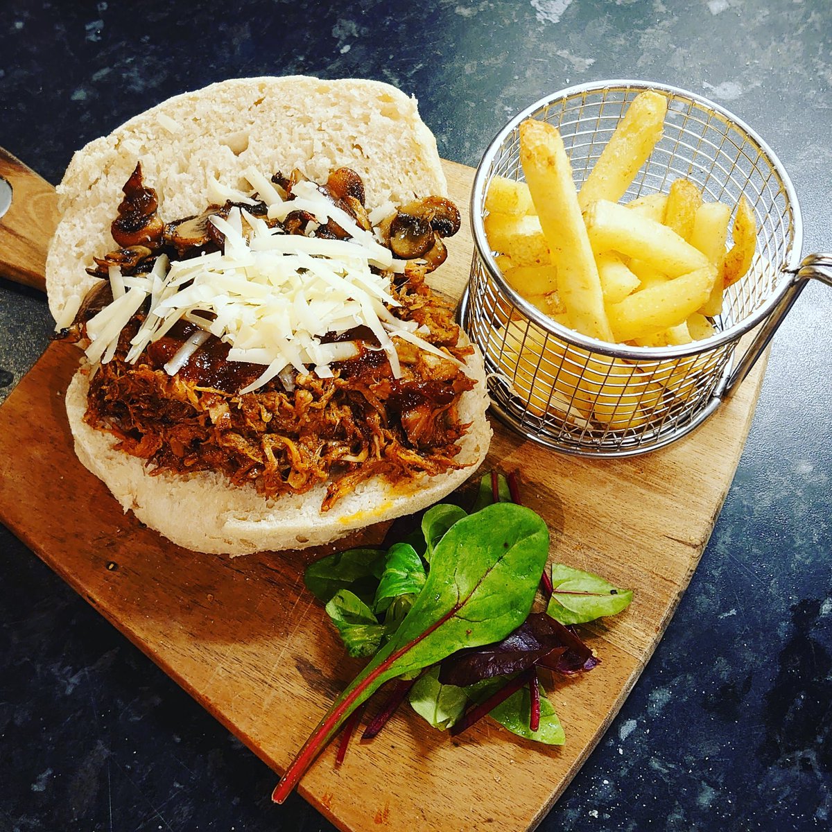 Slow cooked pulled pork sub with garlic mushrooms
dadfood.co.uk #chefs #food #chef #chefslife #chefsofinstagram #foodie #foodstagram #foodlover #foodpics #foodphotography #lowandslow #pulledpork #pork #sandwich #sandwiches #sub