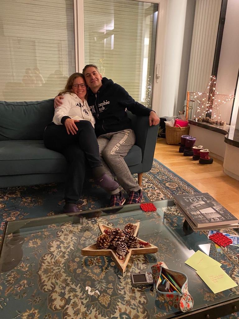 ruchelmania's tweet photo. On a snowy Parisian day in france 🇫🇷 nothing speaks to warmth and cuddly times more than @Abercrombie https://t.co/R6fCRDfknH