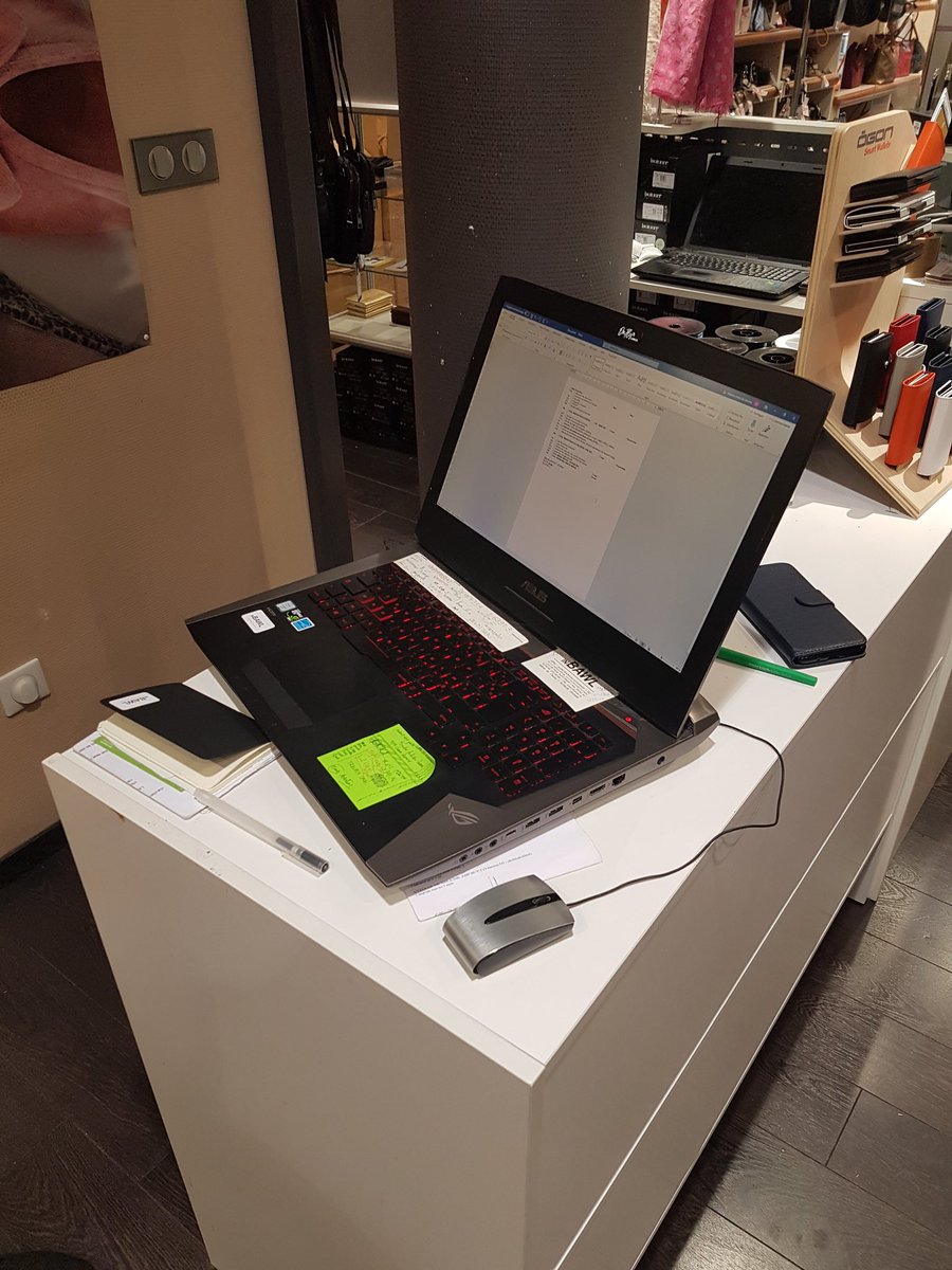 BerquerPhilippe's tweet image. Réunion de travail avec Hélène De Oliveira architecte du cabinet Inbawl pour un projet d'embellissement de la maroquinerie de Eu #Architecte #Maroquinerie #InBawl #Dieppe  #Eu #VilledEu #Normandie #Rénovation #Embellissement #Commerce #Distribution #PetitsCommerces