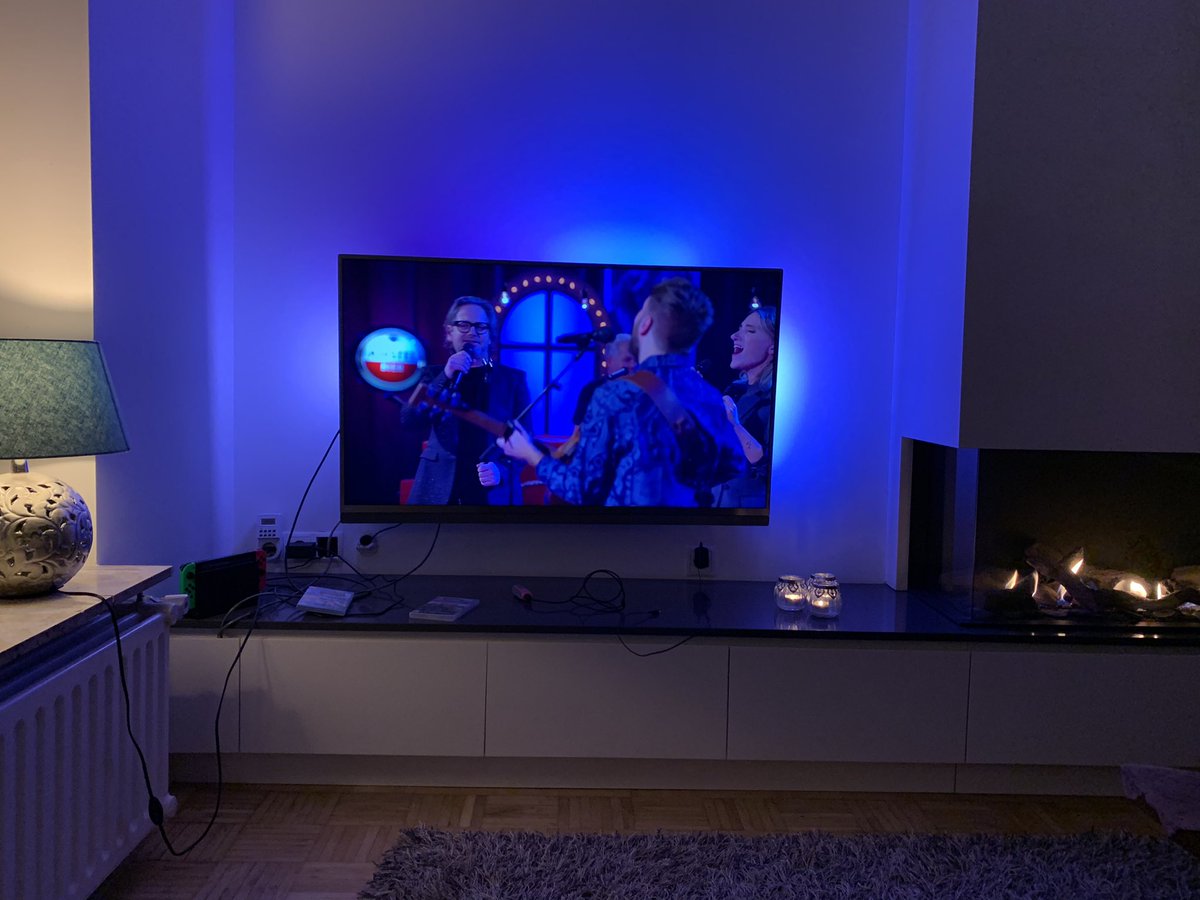 #VVALS thuisfeestje genieten van een geweldige show met top artiesten. Knap georganiseerd met zo’n goede kwaliteit livestream <a href="/VriendvanAmstel/">Vrienden van Amstel</a>