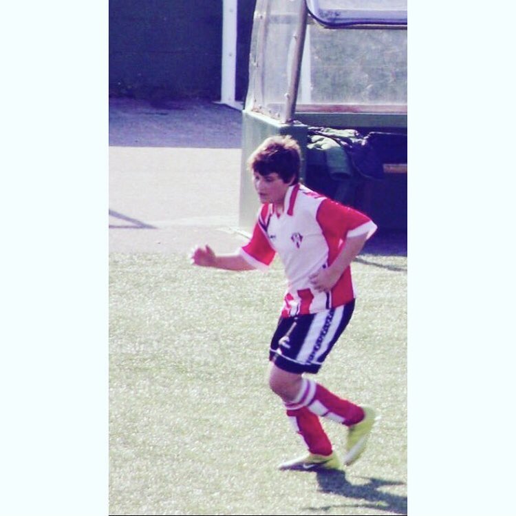 JuakoTD's tweet photo. Pensaba que nunca nos íbamos a separar, pero tras 17 años, esta historia llega a su fin. Una parte de mi corazón se queda vacía. Gracias  a entrenadores y jugadores que he conocido  en todos estos años, habéis hecho que ame este club,esta camiseta y estos colores. ❤️❤️ https://t.co/XbmqpqYN6U