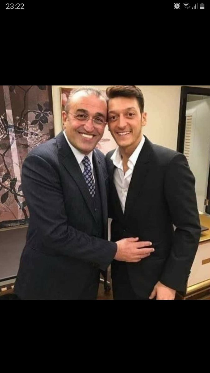 aliplt46's tweet photo. #FenerbahceMESUToluyor Mesut ÖZİL ve hayranı https://t.co/hSwBxyzXue