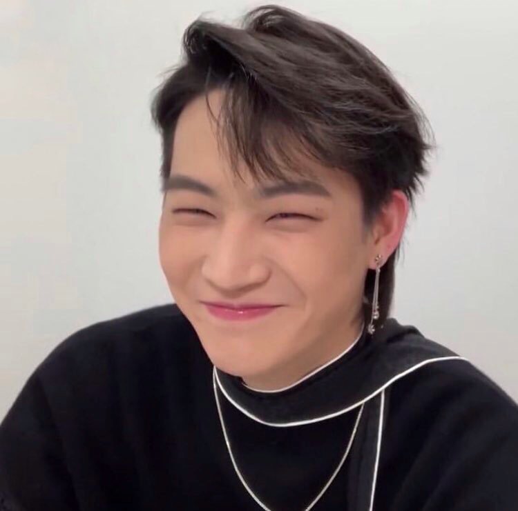 AlmaGlez21's tweet photo. Llegó el patrón! #7YearsWithGOT7 #7YearsWithIGOT7 #GOT7FOREVER #GOT7 #AhgaseForever https://t.co/YWaJ3IC9jh