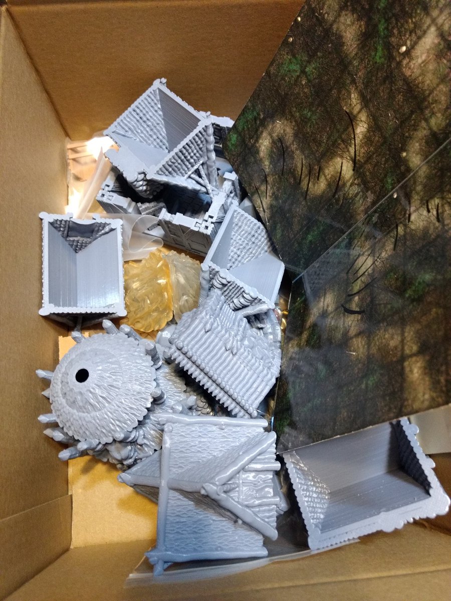 alter3dimensya's tweet photo. Players are painting, so this is as much as I could set up. For my #Dungeoncrawlclassics game tonight. #FDG #IGG #duncanlouca #darkrealms #puzzlelock #EC3D https://t.co/fUXyQSffTp
