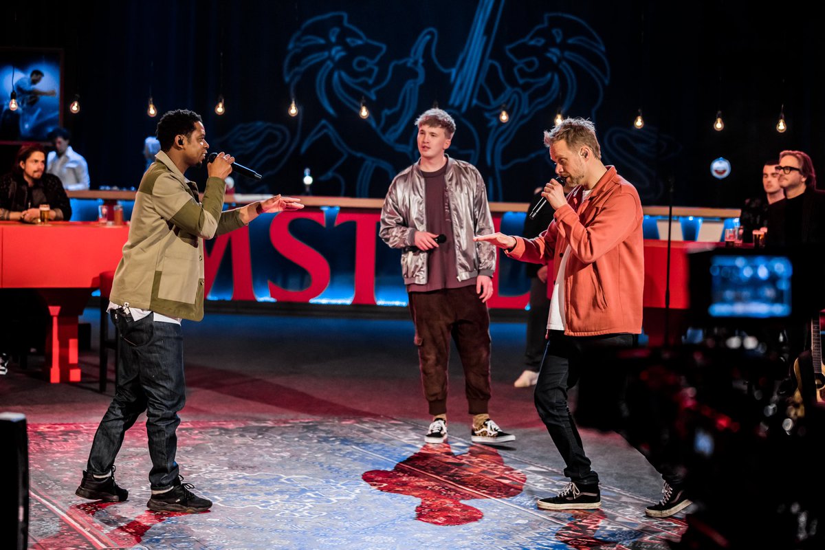 VriendvanAmstel's tweet photo. Bij ons is het feest, hoe gaat het bij jullie in de thuis kroegen?! 🎊 Ga via https://t.co/IbHzrn1cqS direct naar de gratis #VVALS en geniet mee! https://t.co/pjHIGGL9V1