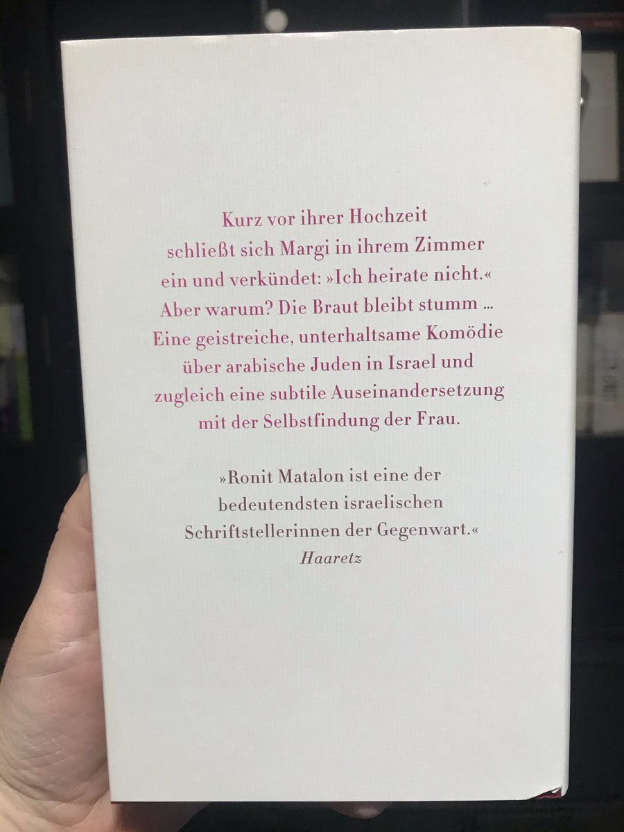 nirrean's tweet image. "Und die Braut schloss die Tür" von Ronit Matalon ist der Auftakt für Runde 2 meiner #DistantReading-Gruppe. Ich freue mich schon auf's morgige Treffen (distant (; ) und sollte schleunigst anfangen zu lesen, ich glaube ich bin die letzte von uns, die noch nicht angefangen hat...