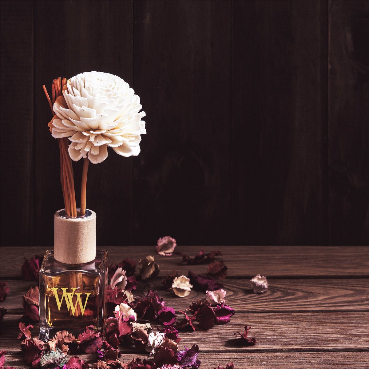WaxEssence's tweet photo. Check out our diffusers at https://t.co/cBmTHJe4TH 

#smallbusiness #candleshop #diffuser #subscribe #shopindie #fragrance #perfume #homedesign #handcrafted #LinkInBio #candles https://t.co/VrNnuHDDH3