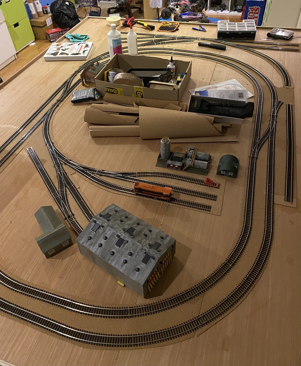 oakley73's tweet image. How it started.             How it’s going #lockdownprojects