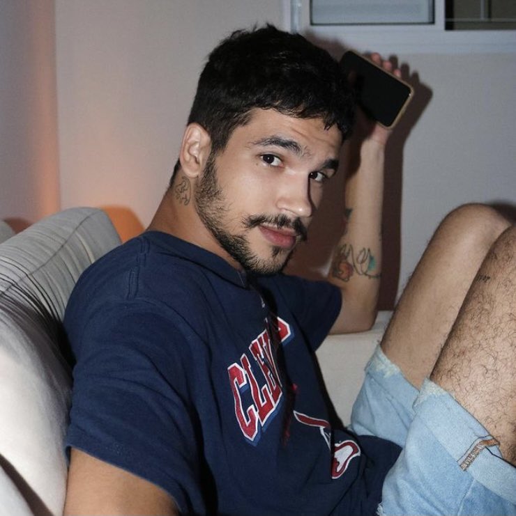 MenLounge's tweet image. 