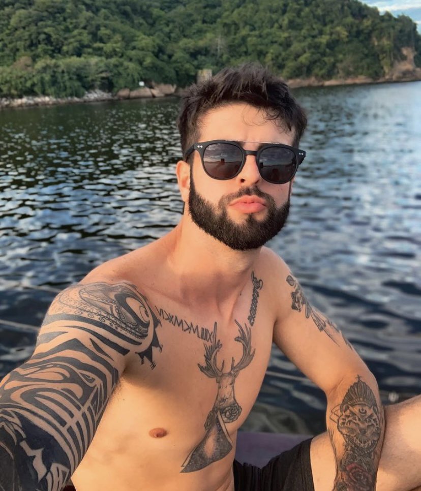 MenLounge's tweet image. 