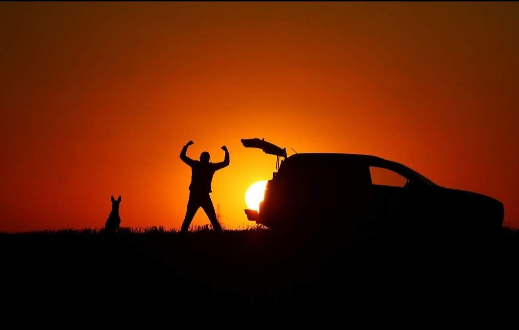 Protect_Wldlife's tweet photo. There's photography then there's a perfectly timed photographic story. https://t.co/cYiKKJ2kEE