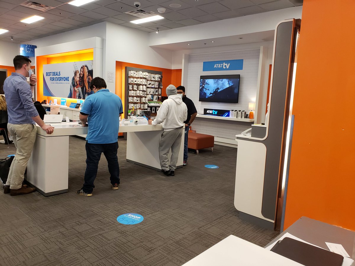 #SWATsUP #SouthernCharm Team Reston closing another personalized Solution! The vibe is contagious!! <a href="/Ciara_Wills/">cwills</a> <a href="/ChanceHenry84/">Chance Henry</a>