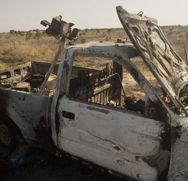 TheShehus's tweet photo. GoodNews from the Marte axis. #Nigerians like the word neutralize #BokoHaram/#ISWAP terrorists,keep it up🇳🇬
Viewers discretion advised⚠️ 
#NigeriaMilitary 🇳🇬#Army #Navy #Airforce #SecuringNorth #SecuringNigeria #TuraTakaiBongo 
#OLD #MNJTF #CJTF https://t.co/xf9l2xmBEN