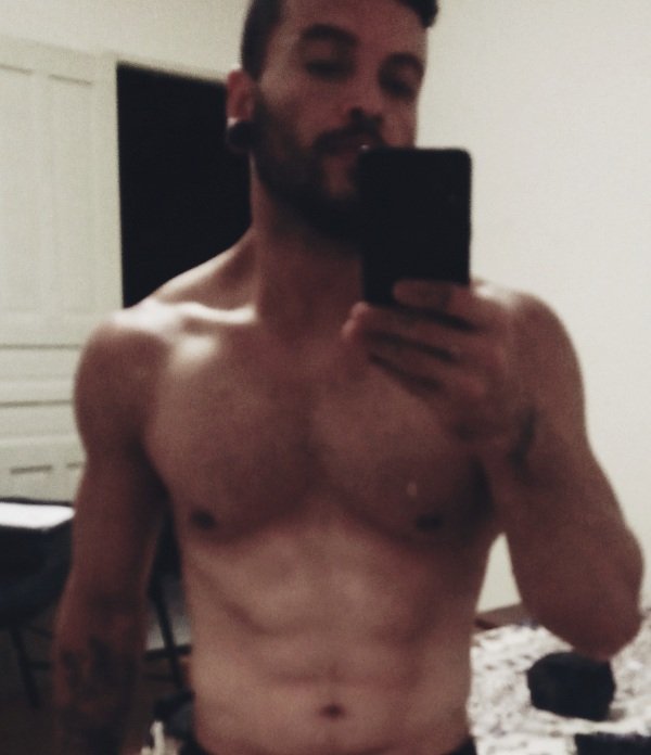 hells_ink's tweet image. Quando a camera do cel ja esta uma bosta, mas vc é persistente.