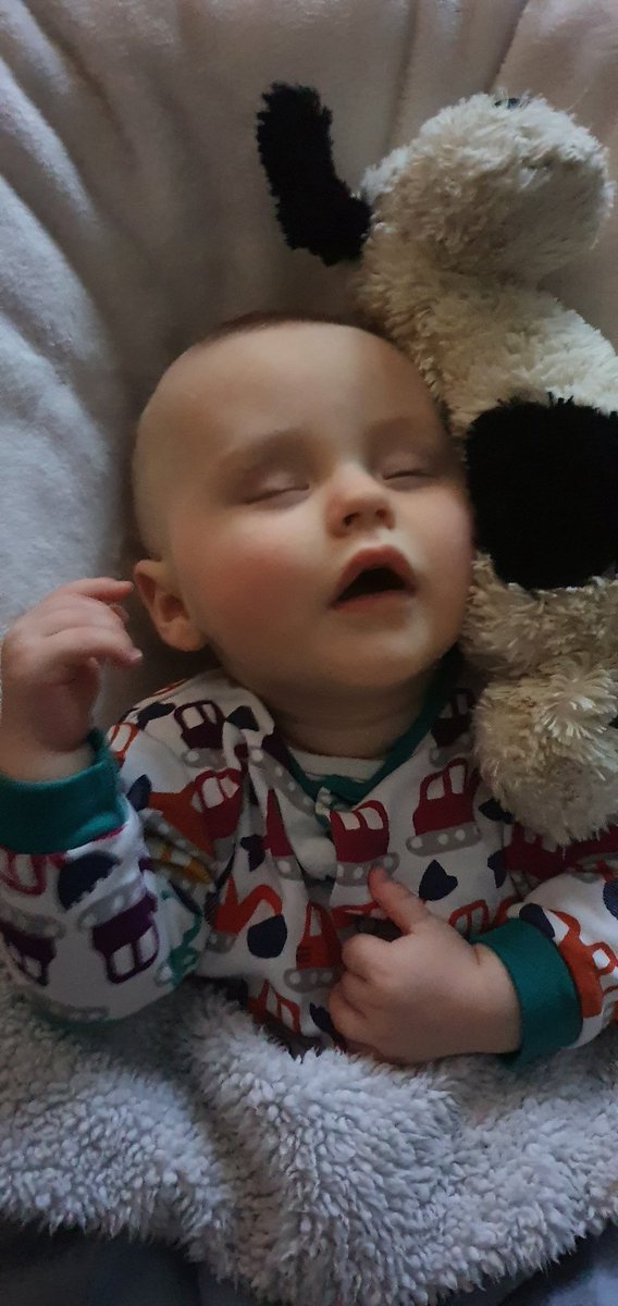 William cheering for mummy and daddy in his sleep 🥰