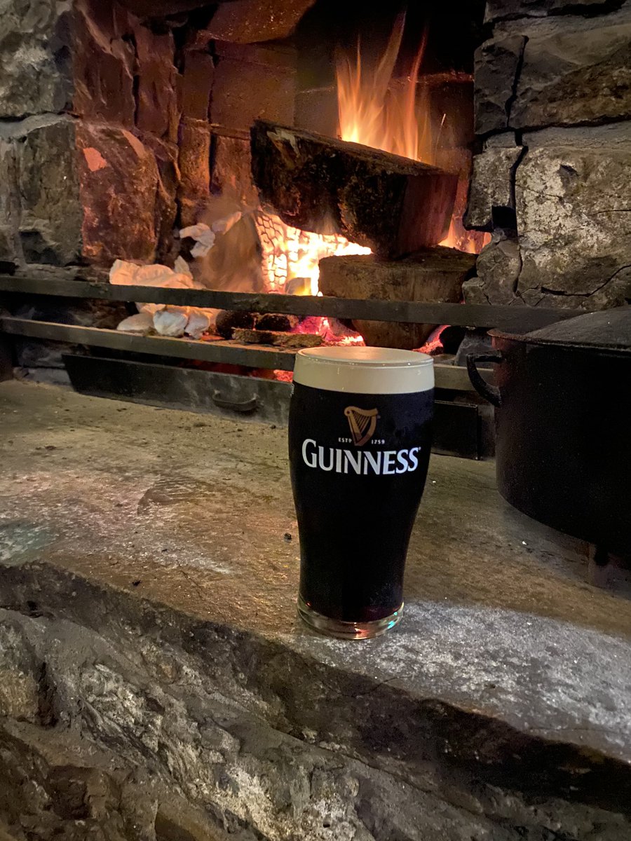 BrenKeogh's tweet photo. How good would one these be right now? #apintofplain #wellmeetagain https://t.co/ycLWyecB7K